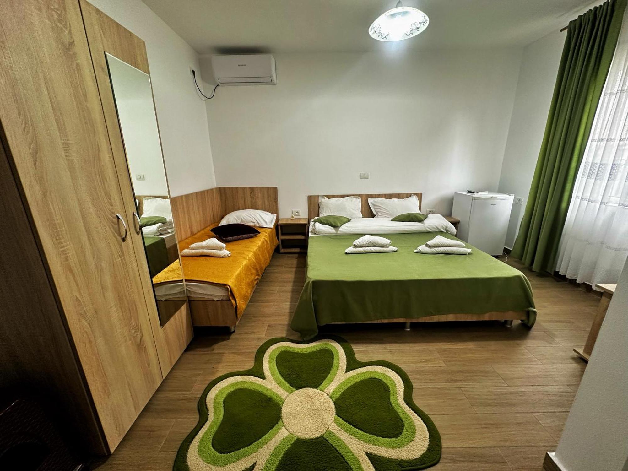 Casa Enka Hotel ตูซลา ภายนอก รูปภาพ