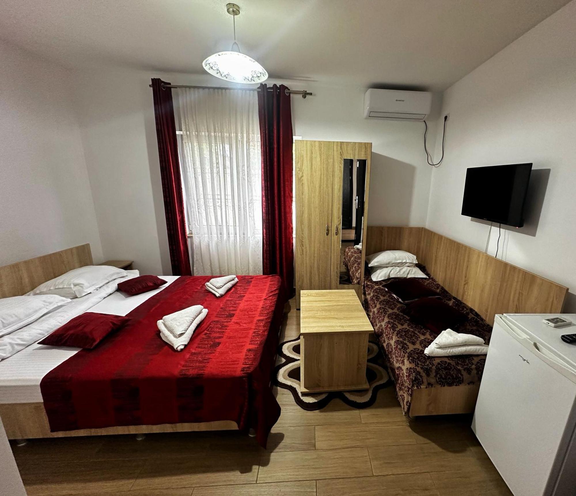 Casa Enka Hotel ตูซลา ภายนอก รูปภาพ